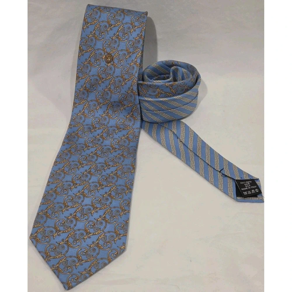 Vintage Versace Medusa Head Light Blue Barpque Tie 100% Pure Silk Blue in Italy